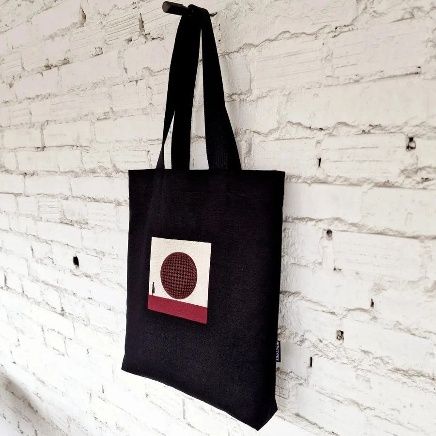 Tote bag for everyday use with embroidery