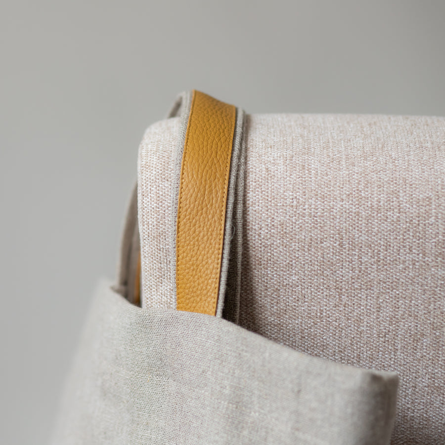 Linen tote bag with linen handles reinforced with yellow leather