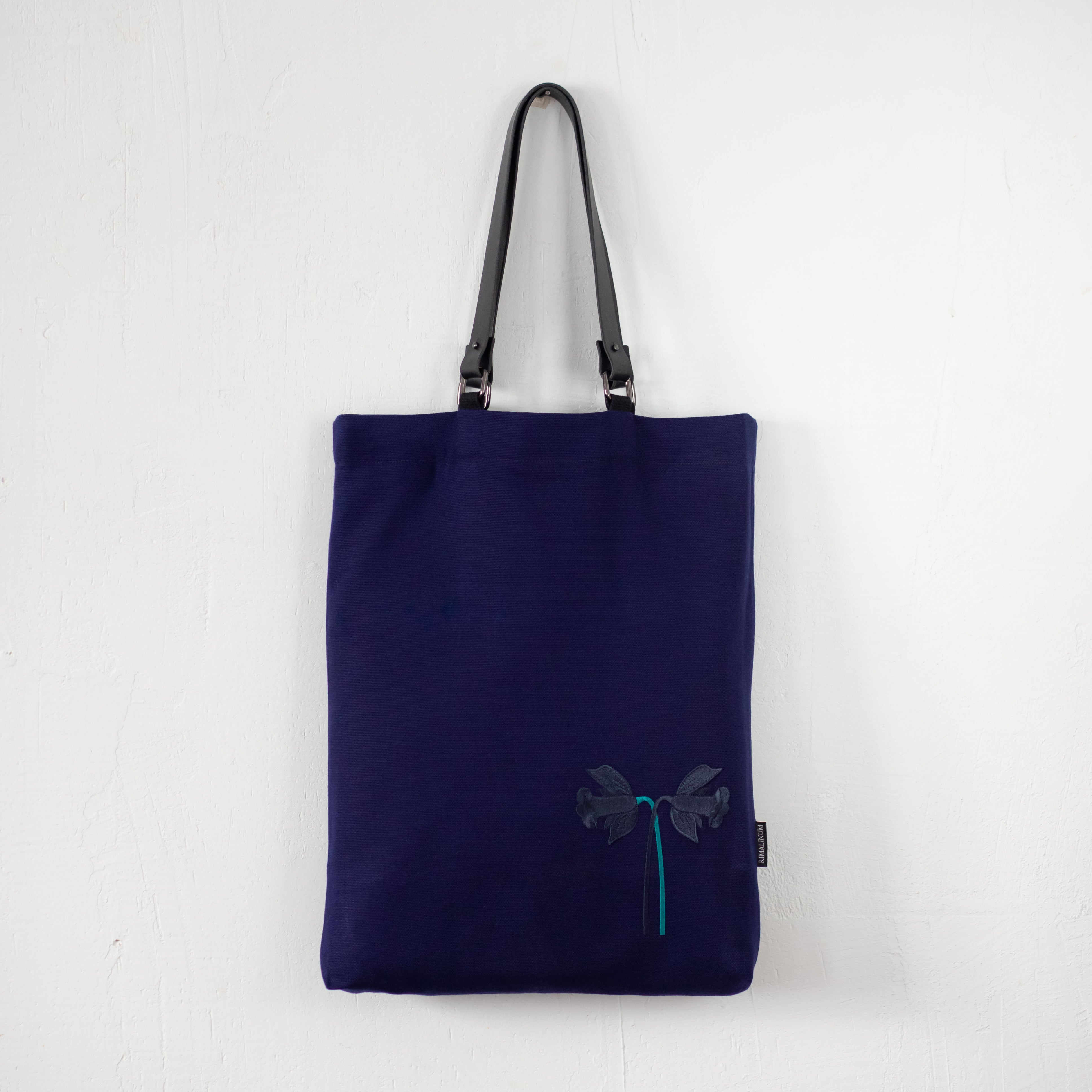 Handmade oversized purple cotton canvas bag with double lining and daffodil embroidery