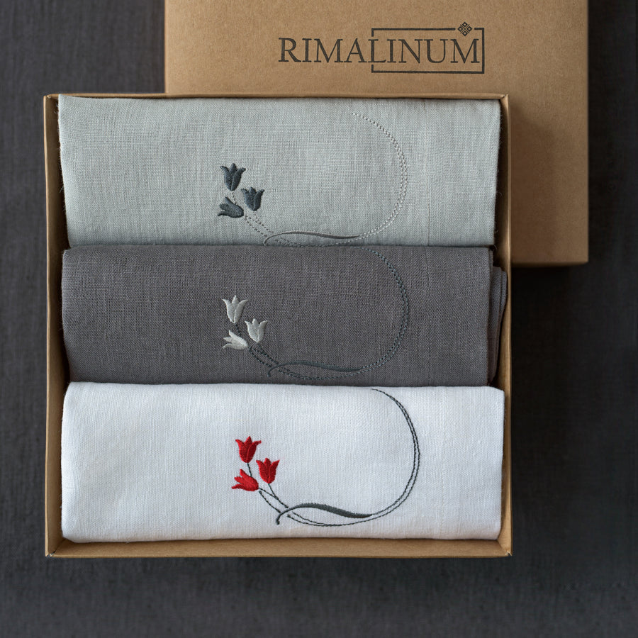 Tulip embroidered Ltihuanian linen napkin